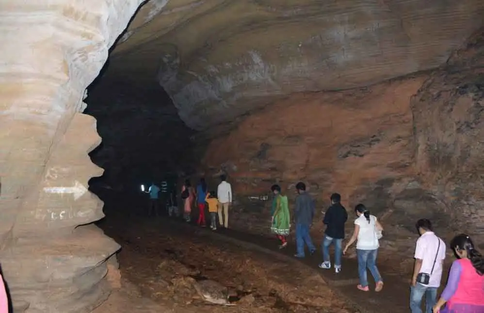 kutumasar cave